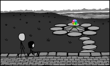 Cómic de xkcd: dos giguras contemplan una 'pelota de volei de la muerte' de Mac OS